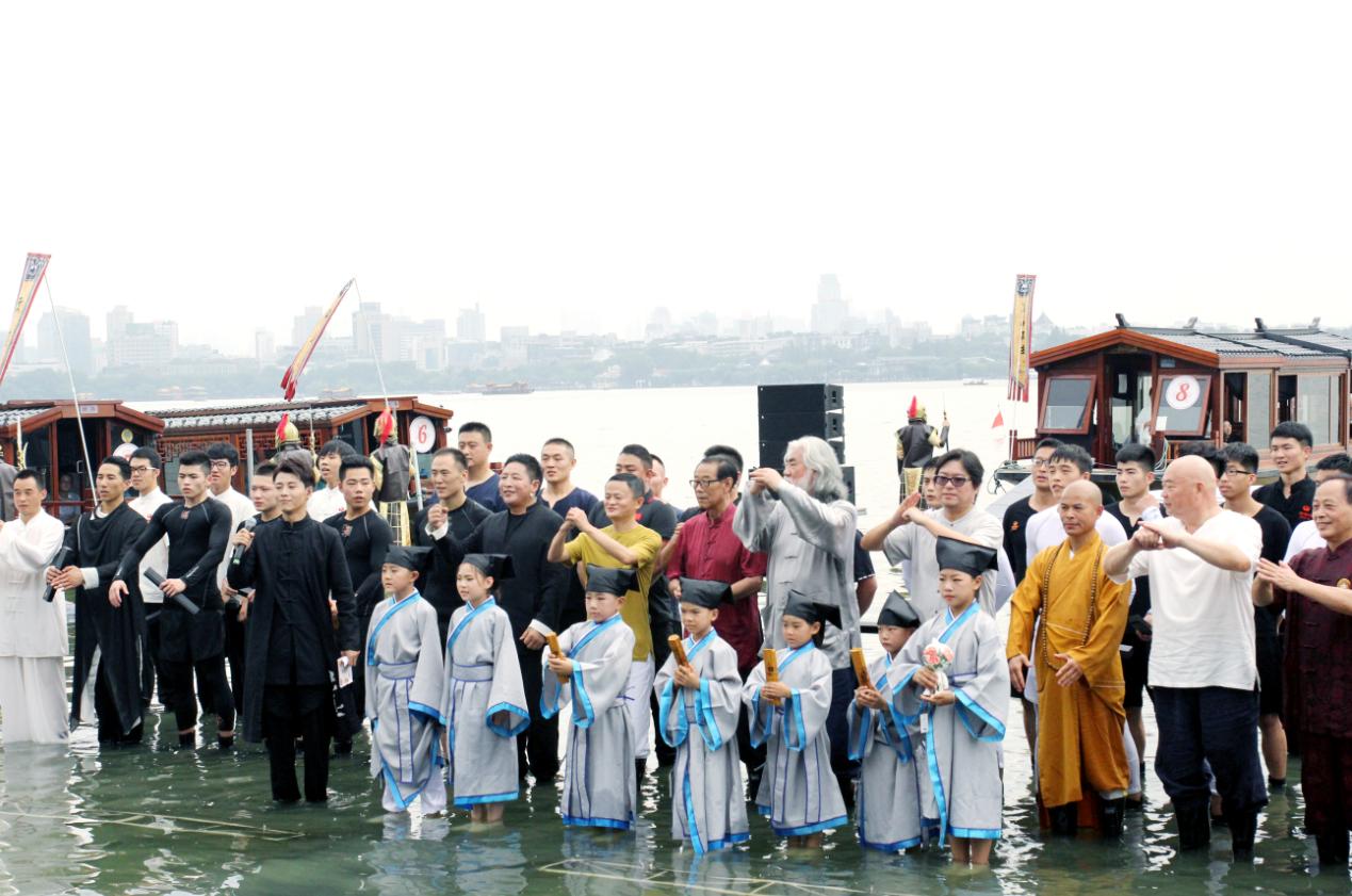 王中王論壇馬上開(kāi)獎(jiǎng)一肖，探索與期待，王中王論壇即將開(kāi)獎(jiǎng)，生肖探索與期待揭曉時(shí)刻