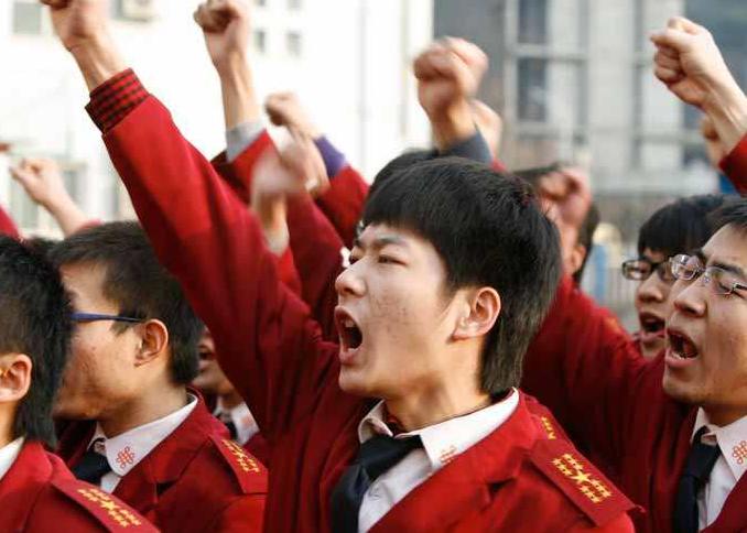 女生讀警校哪個(gè)專業(yè)好，深度解析與前景展望，女生警校熱門專業(yè)深度解析與前景展望，選擇最佳專業(yè)路線