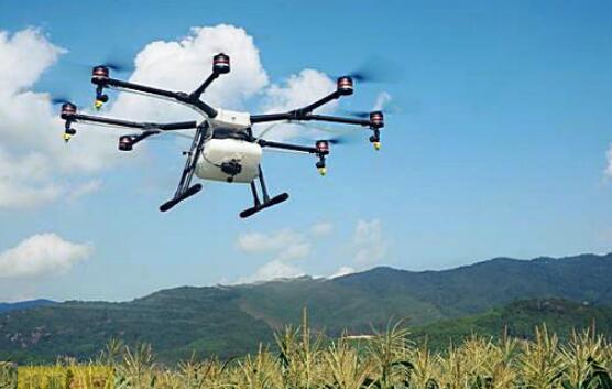 請(qǐng)選擇下圖中無人機(jī)型號(hào)名稱——DJI Mavic 3的探索之旅，DJI Mavic 3探索之旅，無人機(jī)新紀(jì)元之旅