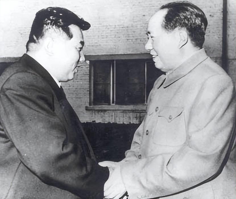 中國人民志愿軍，在偉大領(lǐng)袖的指引下閃耀輝煌，中國人民志愿軍，光輝旗幟下的輝煌閃耀