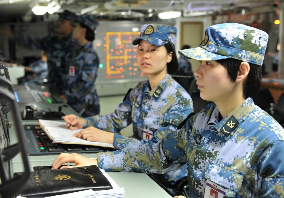 中國女兵最漂亮的照片大全——展現(xiàn)鏗鏘玫瑰的別樣風采，中國女兵最美麗的瞬間，鏗鏘玫瑰的風采展示
