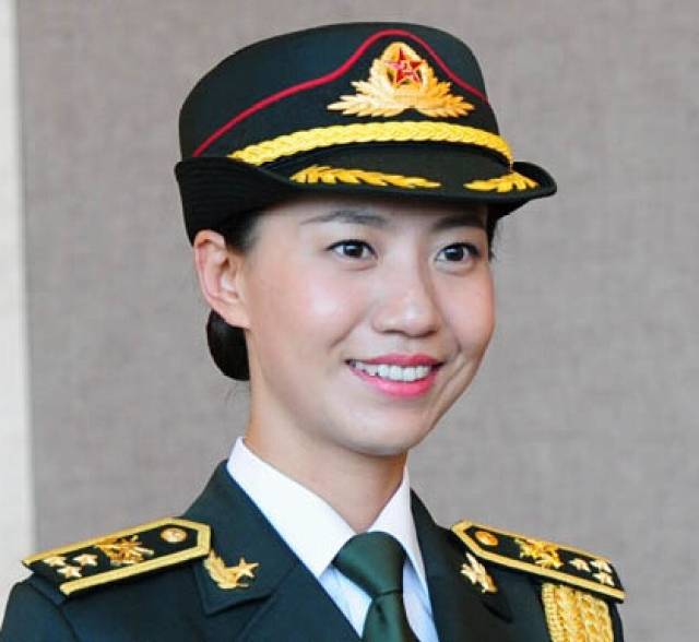 中國(guó)女兵正面照片，堅(jiān)韌與榮耀的象征，中國(guó)女兵正面照，堅(jiān)韌與榮耀的標(biāo)志性展現(xiàn)
