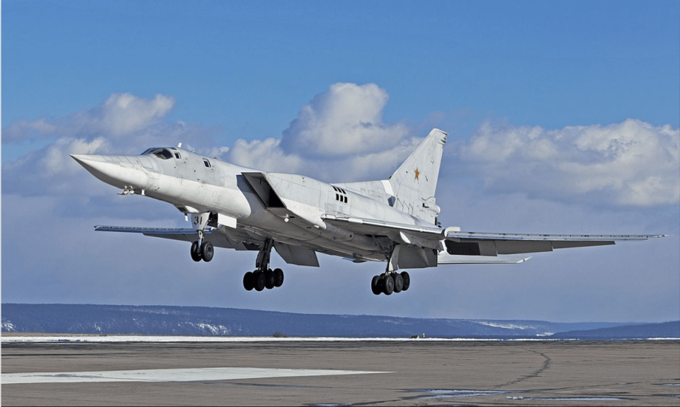 圖22M3逆火轟炸機(jī)，數(shù)量與力量的象征，圖22M3逆火轟炸機(jī)，數(shù)量與力量的空中霸主