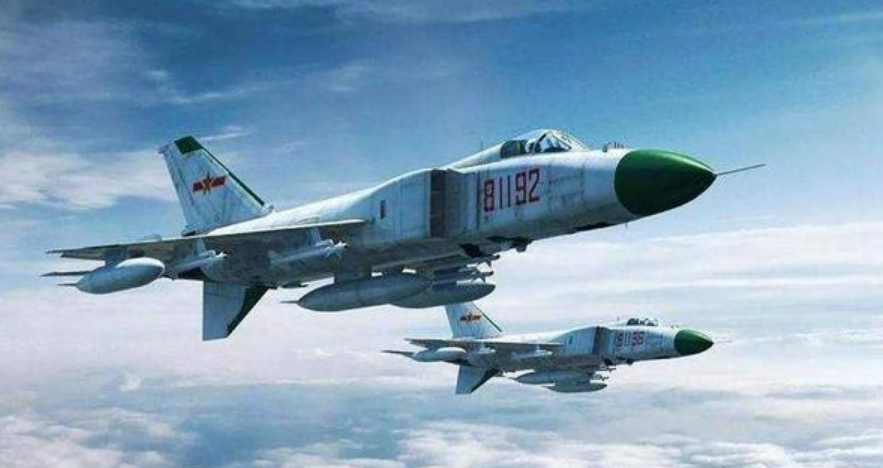 殲8與殲轟7，中國(guó)空軍力量的兩大支柱，殲8與殲轟7，中國(guó)空軍力量的雙翼支柱