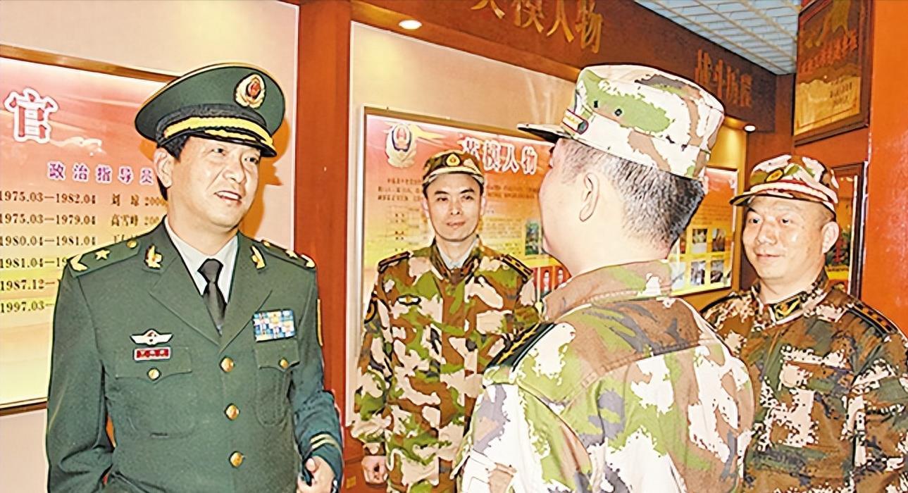 丁曉兵的入黨和軍銜之路，忠誠(chéng)與榮耀的象征，丁曉兵，忠誠(chéng)與榮耀的入黨與軍銜之路