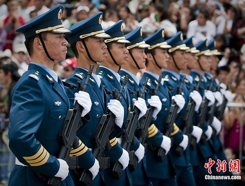 參加2015中國閱兵，榮耀與責(zé)任，榮耀與責(zé)任并存，參加中國閱兵盛典的見證者