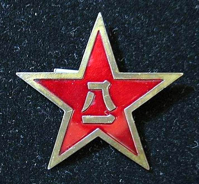 中國(guó)空軍軍帽圖片，歷史、設(shè)計(jì)及其象征意義，中國(guó)空軍軍帽，歷史、設(shè)計(jì)與象征意義全解析