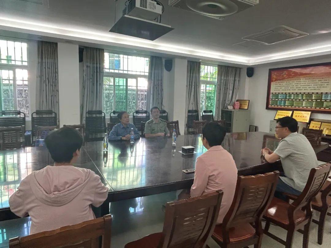 中國(guó)人民解放軍動(dòng)漫圖片，歷史、榮耀與想象，中國(guó)人民解放軍動(dòng)漫圖片，歷史、榮耀與想象的絢爛篇章