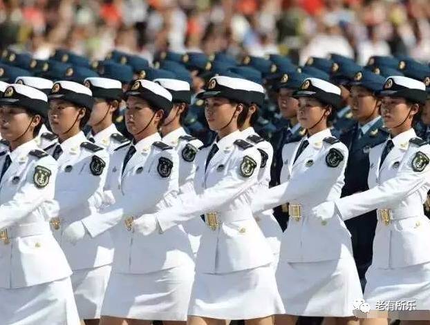 閱兵最漂亮的中國(guó)女兵圖片，榮耀與力量的展現(xiàn)，閱兵中的中國(guó)女兵風(fēng)采，榮耀與力量的展現(xiàn)