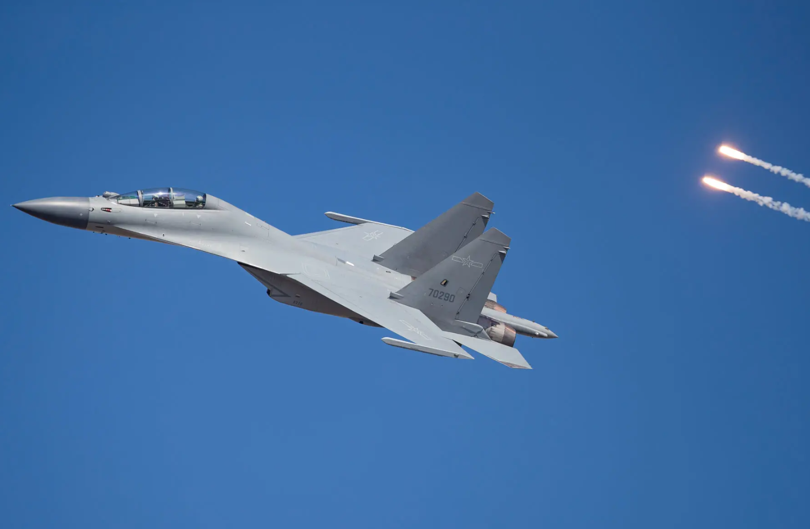 殲型號(hào)戰(zhàn)斗機(jī)，中國(guó)航空工業(yè)的驕傲，殲型號(hào)戰(zhàn)斗機(jī)，中國(guó)航空工業(yè)的輝煌驕傲