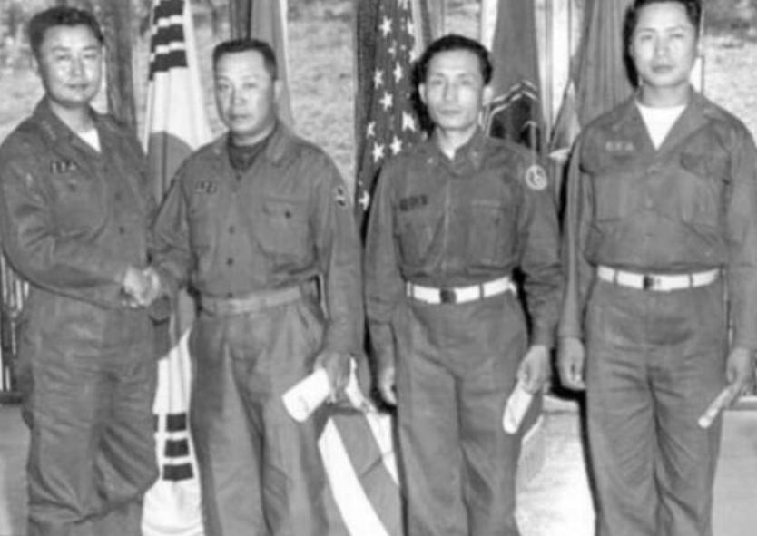中國人民志愿軍入朝，英勇無畏，鑄就歷史輝煌，中國人民志愿軍入朝，英勇無畏，鑄就輝煌歷史