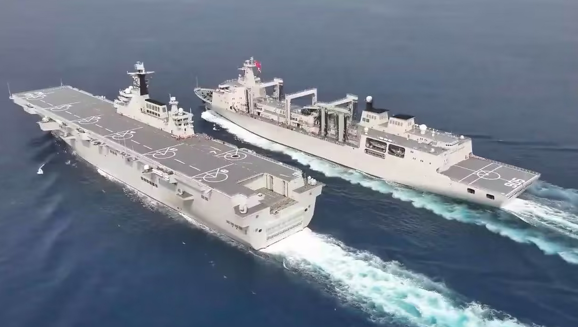 中國海軍新里程碑，075型兩棲攻擊艦四號艦命名儀式隆重舉行，中國海軍新里程碑，075型兩棲攻擊艦四號艦命名儀式盛大舉行