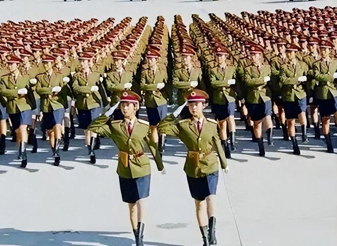 閱兵方陣領(lǐng)隊(duì)，榮耀與責(zé)任的象征，閱兵方陣領(lǐng)隊(duì)，榮耀與責(zé)任的典范代表