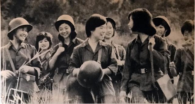 中國(guó)女兵方隊(duì)訓(xùn)練圖片，堅(jiān)韌與榮耀的象征，中國(guó)女兵方隊(duì)訓(xùn)練風(fēng)采，堅(jiān)韌與榮耀的展現(xiàn)