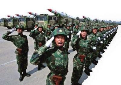火箭軍是炮兵的一種嗎？——中國(guó)戰(zhàn)略導(dǎo)彈部隊(duì)探析，中國(guó)戰(zhàn)略導(dǎo)彈部隊(duì)揭秘，火箭軍并非傳統(tǒng)炮兵概念解析