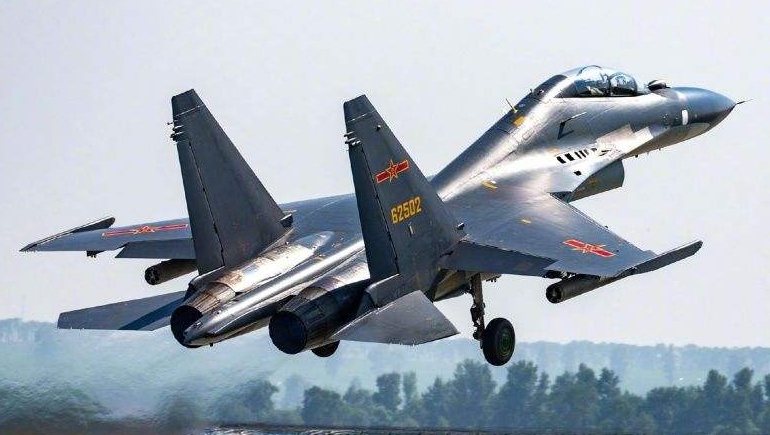 殲-16戰(zhàn)斗機(jī)的優(yōu)勢(shì)，殲-16戰(zhàn)斗機(jī)的優(yōu)勢(shì)解析
