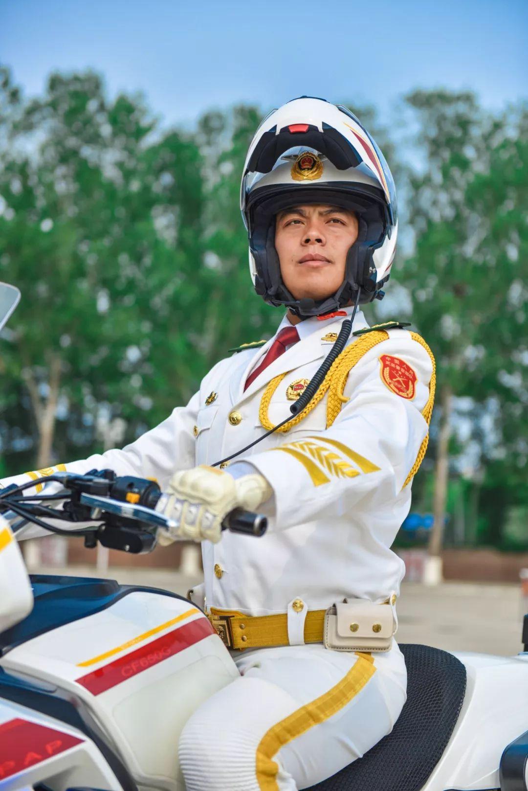 國賓摩托車護衛(wèi)隊視頻，榮耀與責(zé)任，國賓摩托車護衛(wèi)隊的榮耀與責(zé)任瞬間捕捉