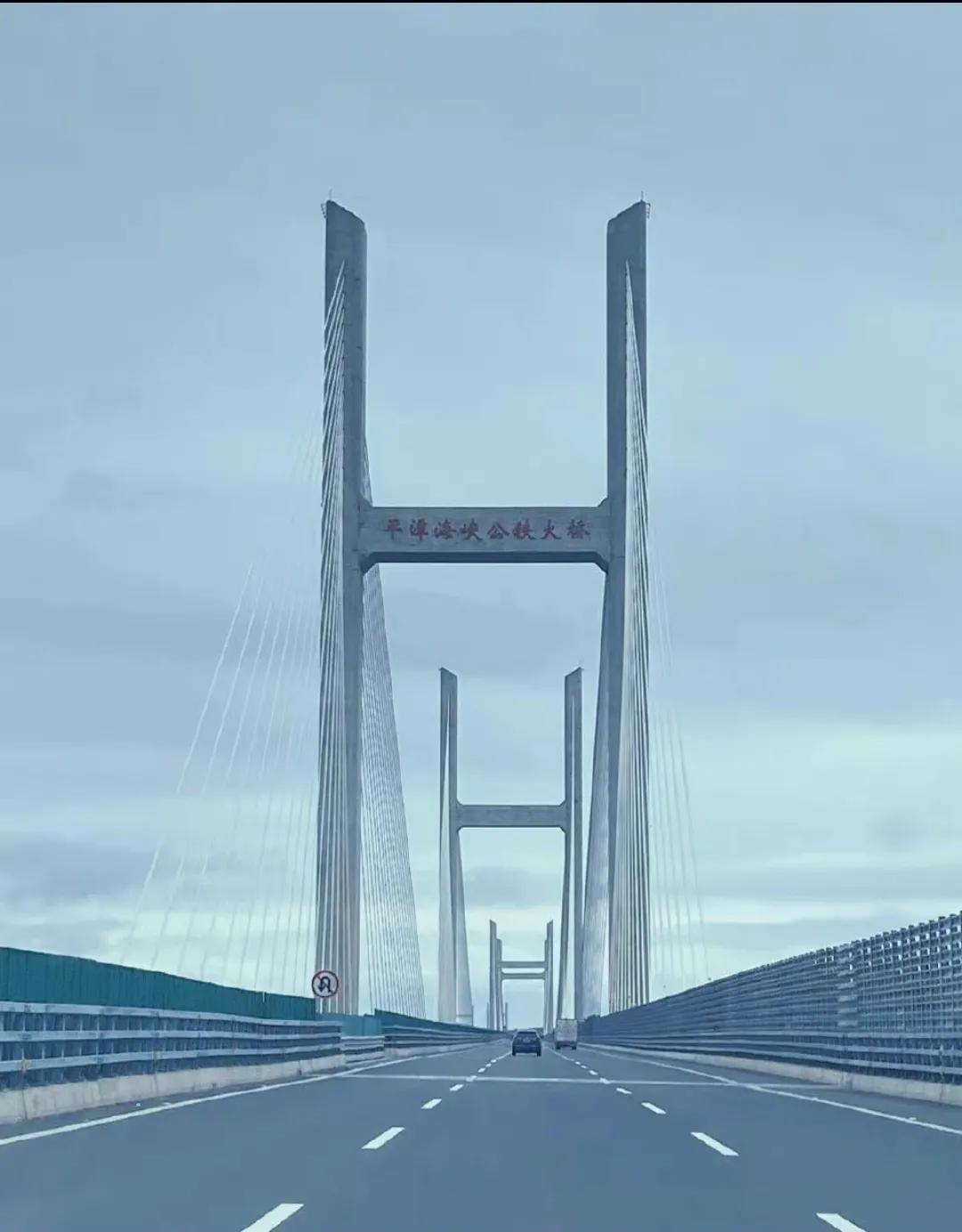 美驅(qū)逐艦穿越臺(tái)灣海峽，海峽兩岸關(guān)系的微妙變化與大國(guó)責(zé)任的體現(xiàn)，美驅(qū)逐艦穿越臺(tái)灣海峽，海峽兩岸關(guān)系微妙變化中的大國(guó)責(zé)任展現(xiàn)