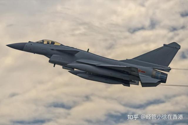 殲-10戰(zhàn)斗機(jī)服役時(shí)間，中國(guó)空軍的重要里程碑，殲-10戰(zhàn)斗機(jī)服役，中國(guó)空軍發(fā)展的重大里程碑