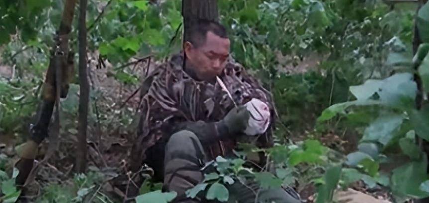 手榴彈扔你褲襠里圖片，歷史、文化與社會(huì)背景下的反思，手榴彈扔向褲襠事件，歷史、文化與社會(huì)的反思圖片展示