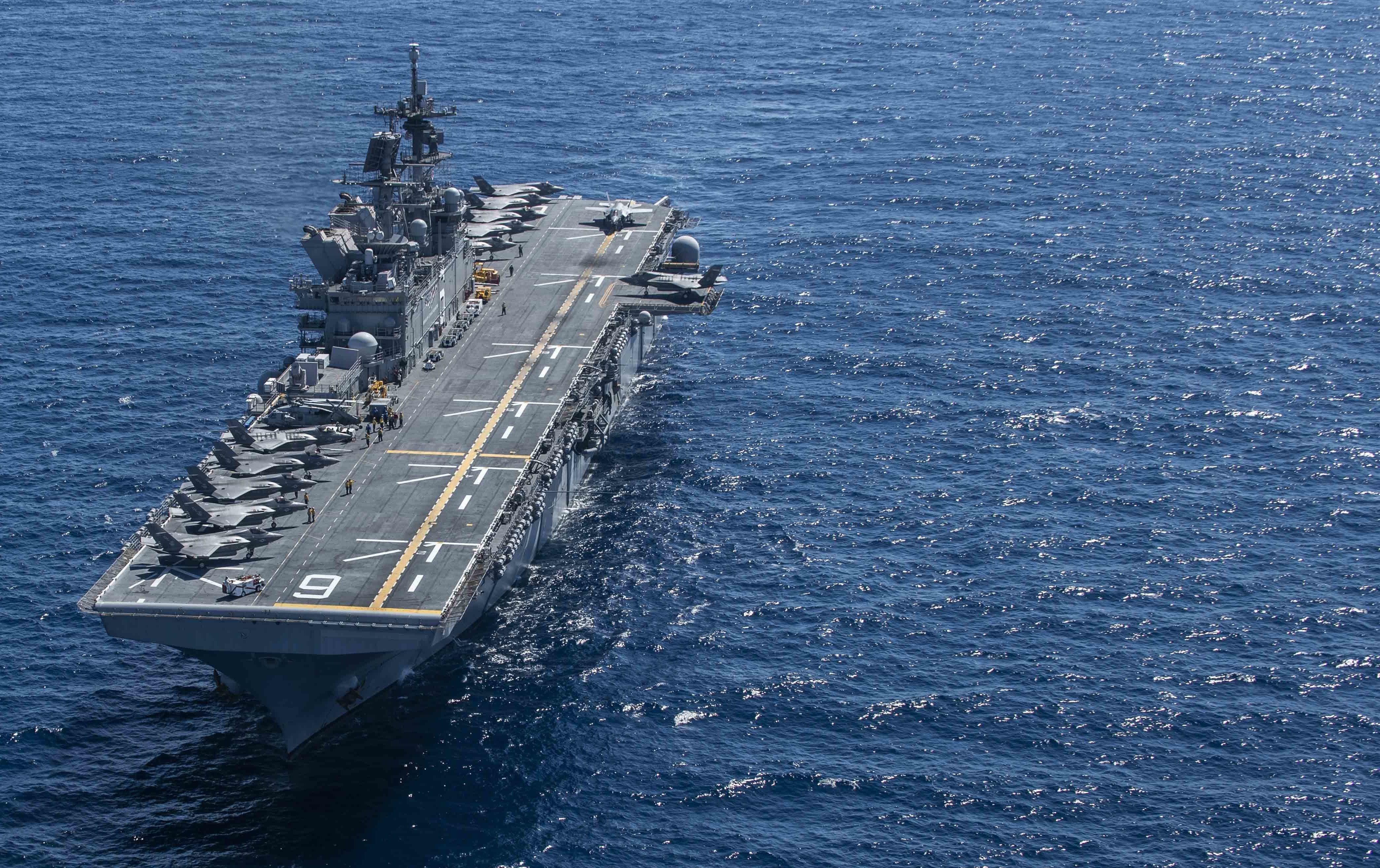 黃蜂級兩棲攻擊艦與075型兩棲攻擊艦，兩大軍事巨頭的交鋒，黃蜂級與075型兩棲攻擊艦，軍事巨頭的交鋒