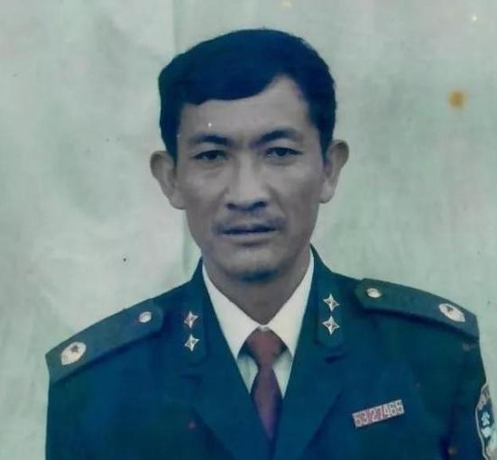 丁曉兵沒有右手那張照片兒，超越極限的人生力量，丁曉兵，超越極限的人生力量——無右手的照片背后的故事