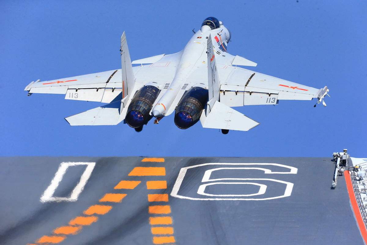 殲-15戰(zhàn)機，中國航空工業(yè)的驕傲——幾代機的跨越式發(fā)展，殲-15戰(zhàn)機，中國航空工業(yè)的驕傲——跨越式發(fā)展的輝煌成就
