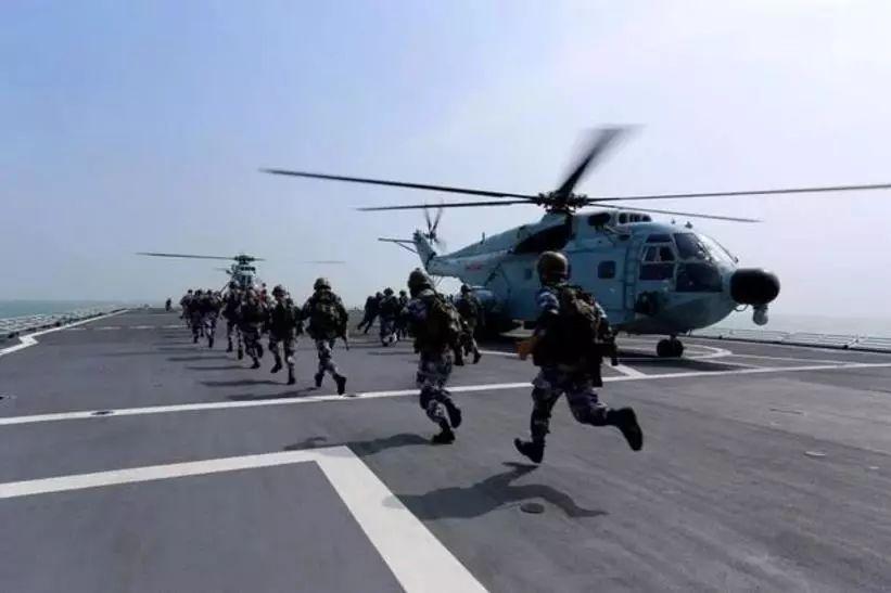 中國海軍的驕傲，075與071型兩棲攻擊艦，中國海軍的驕傲，兩棲攻擊艦075與071型亮相展實力