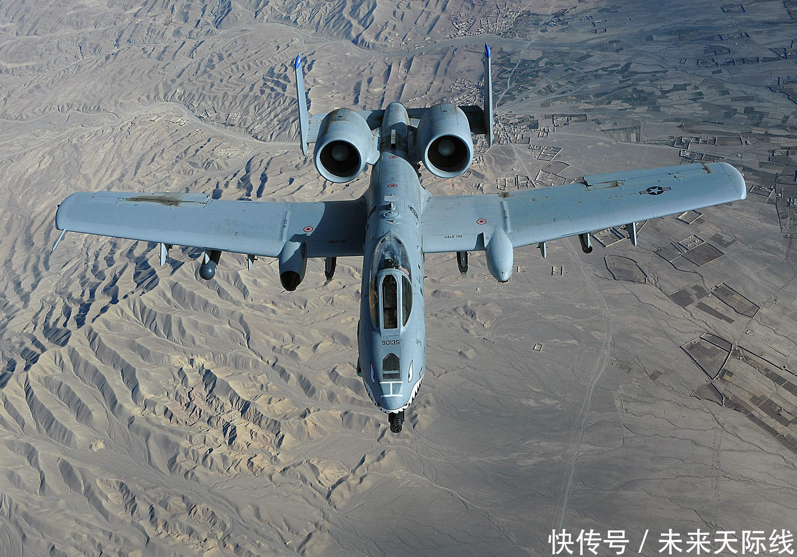探索折紙藝術(shù)，Jason Meiirry的A-10攻擊機(jī)折紙模型，Jason Meiirry的折紙藝術(shù)，探索A-10攻擊機(jī)的紙模型傳奇