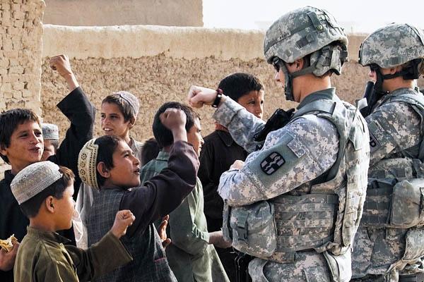 美B-52轟炸機被擊落，歷史事件的回顧與反思，美B-52轟炸機被擊落事件，回顧與反思