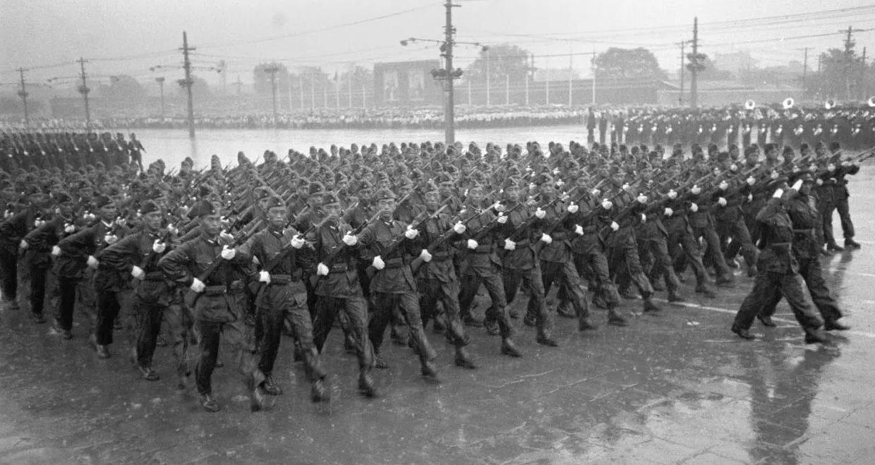 中國(guó)人民解放軍帽子的歷史與象征意義，中國(guó)人民解放軍帽子，歷史沿革與象征意義探究