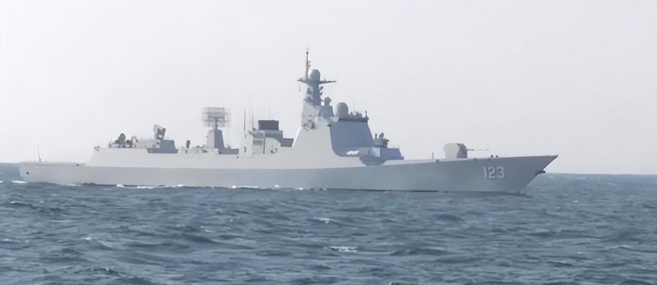 揭秘中國海軍33號艦，實力與榮耀的象征，揭秘，中國海軍33號艦——實力與榮耀的標(biāo)志性戰(zhàn)艦