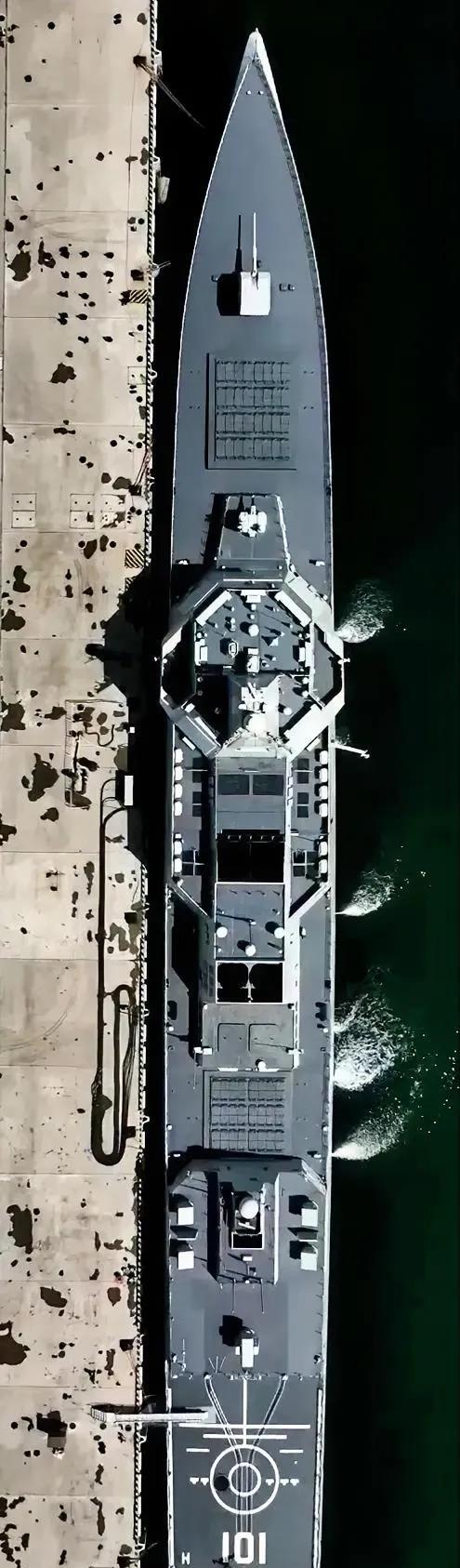 探索中國海軍的壯麗篇章，揭秘中國海軍首艘航母殲擊艦遼寧艦的俯瞰視角——以獨特的俯視圖展現(xiàn)其雄偉風采，揭秘中國海軍首艘航母殲擊艦遼寧艦的壯麗風采，俯瞰視角展現(xiàn)雄偉壯觀的海軍力量