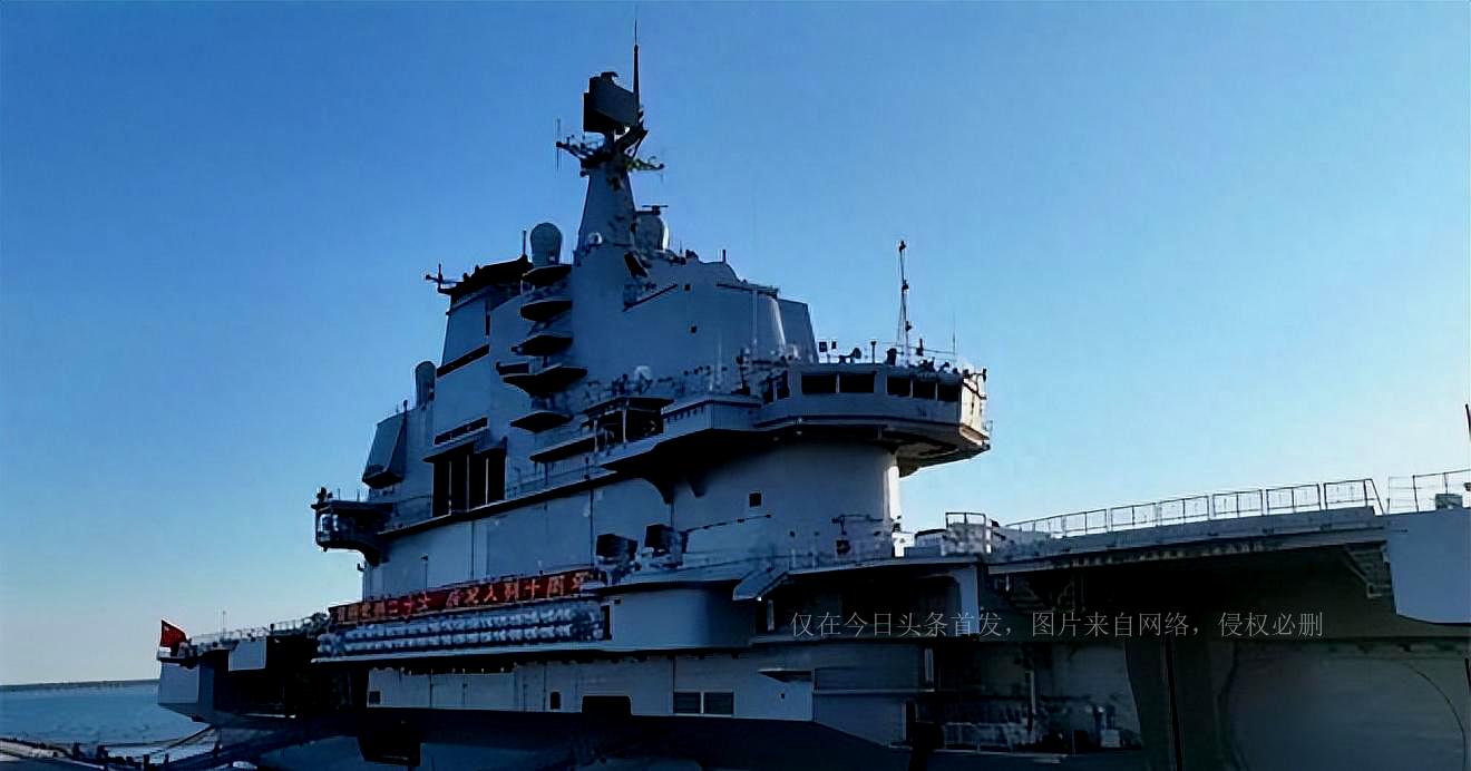 遼寧艦現(xiàn)艦長(zhǎng)——中國(guó)海軍新時(shí)代的領(lǐng)航者，遼寧艦艦長(zhǎng)——中國(guó)海軍新時(shí)代的領(lǐng)航先鋒