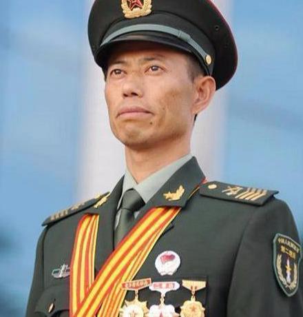 八一勛章，致敬三名卓越獲得者，八一勛章致敬卓越獲得者，榮耀與榮耀者的輝煌時(shí)刻