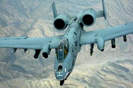 A-10攻擊機(jī)與佩刀戰(zhàn)機(jī)，空中巨無霸的對決，A-10攻擊機(jī)與佩刀戰(zhàn)機(jī)，空中巨無霸對決揭秘