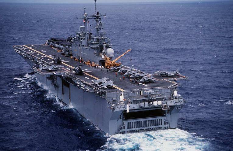 黃蜂級兩棲攻擊艦與艦載機，現(xiàn)代海軍力量的完美結(jié)合，黃蜂級兩棲攻擊艦與艦載機的完美結(jié)合，現(xiàn)代海軍力量的典范
