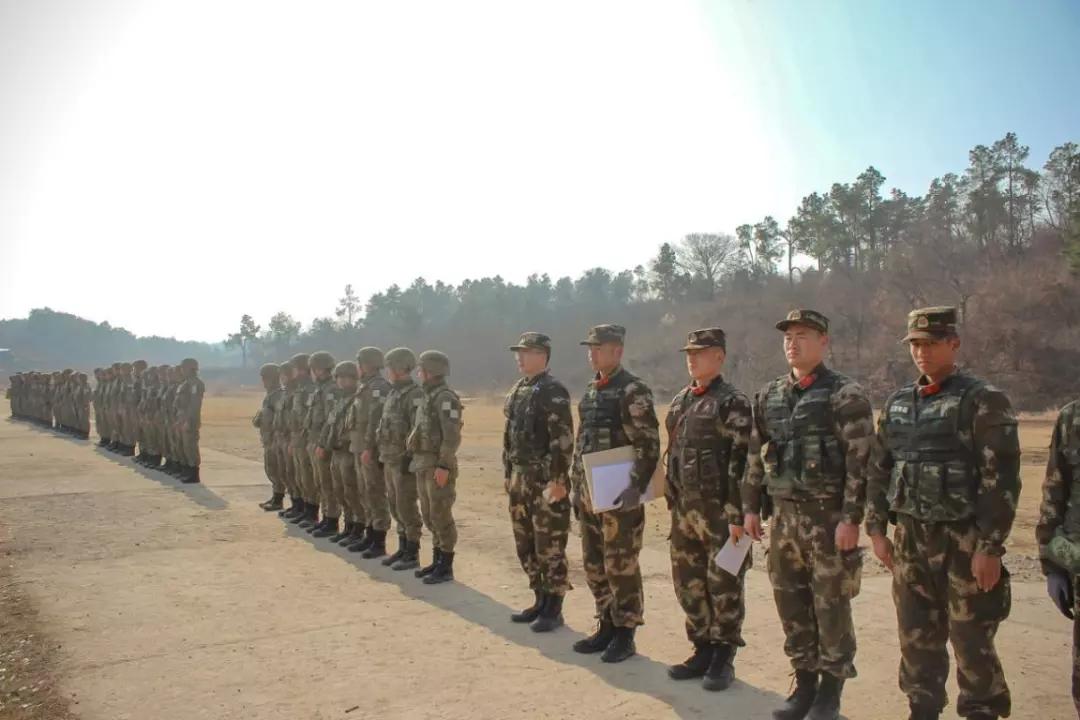 星空迷彩服介紹，時(shí)尚與軍事功能的完美結(jié)合，星空迷彩服，時(shí)尚與軍事功能的完美融合介紹