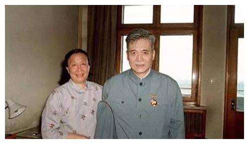 鄧稼先的故事，女兒眼中的英雄父親，鄧稼先，女兒心中的英雄父親傳奇