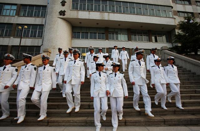 中國人民解放軍海軍艦艇學(xué)院官網(wǎng)，培養(yǎng)海軍精英的搖籃，中國人民解放軍海軍艦艇學(xué)院官網(wǎng)，海軍精英的搖籃之地