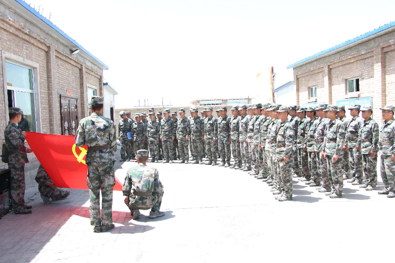 第十七集團(tuán)軍，榮耀與擔(dān)當(dāng)?shù)南笳?，第十七集團(tuán)軍，榮耀與擔(dān)當(dāng)?shù)膽?zhàn)場(chǎng)標(biāo)志
