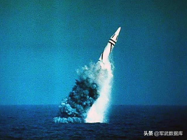 巨浪，一種引領(lǐng)時代潮流的導(dǎo)彈，巨浪導(dǎo)彈，引領(lǐng)時代潮流的尖端武器