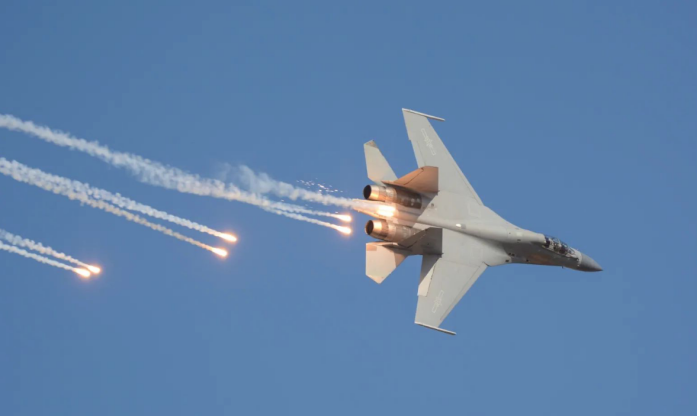 殲-16機載雷達，揭秘中國新一代戰(zhàn)機雷達技術(shù)的卓越性能，揭秘殲-16機載雷達，中國新一代戰(zhàn)機雷達技術(shù)的卓越性能探究