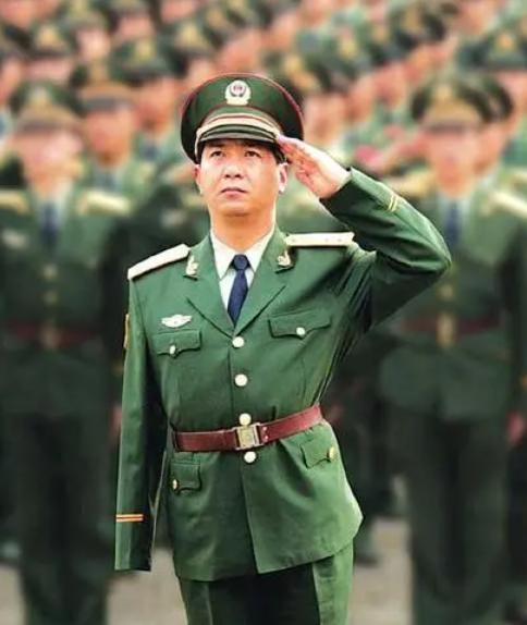 丁曉兵的精神品質(zhì)，堅(jiān)韌不拔，卓越無限的軍人本色，丁曉兵，堅(jiān)韌不拔的卓越軍人本色