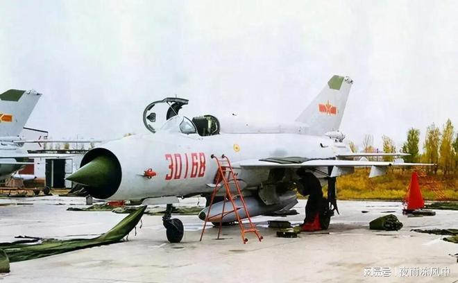 中國現(xiàn)役軍機(jī)圖片，展示空中力量的驕傲，中國軍機(jī)展示空中力量風(fēng)采，空中力量的驕傲圖片集