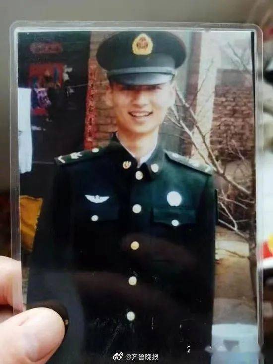 肖思遠(yuǎn)和那個(gè)女孩，一段跨越時(shí)空的情感故事，跨越時(shí)空的情感傳奇，肖思遠(yuǎn)與女孩的動(dòng)人故事