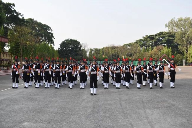 一睹儀仗隊(duì)女兵們的風(fēng)采，儀仗隊(duì)女兵風(fēng)采展示，颯爽英姿令人矚目
