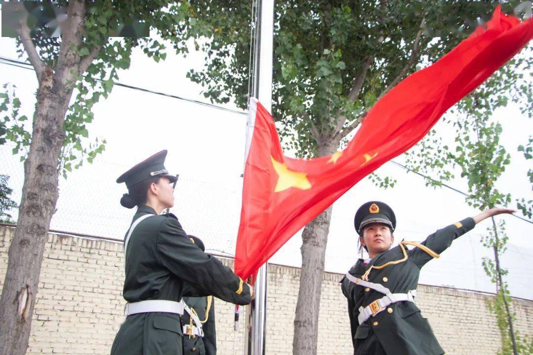 國旗護衛(wèi)隊個人總結(jié)，國旗護衛(wèi)隊個人工作總結(jié)，榮耀與責任同行