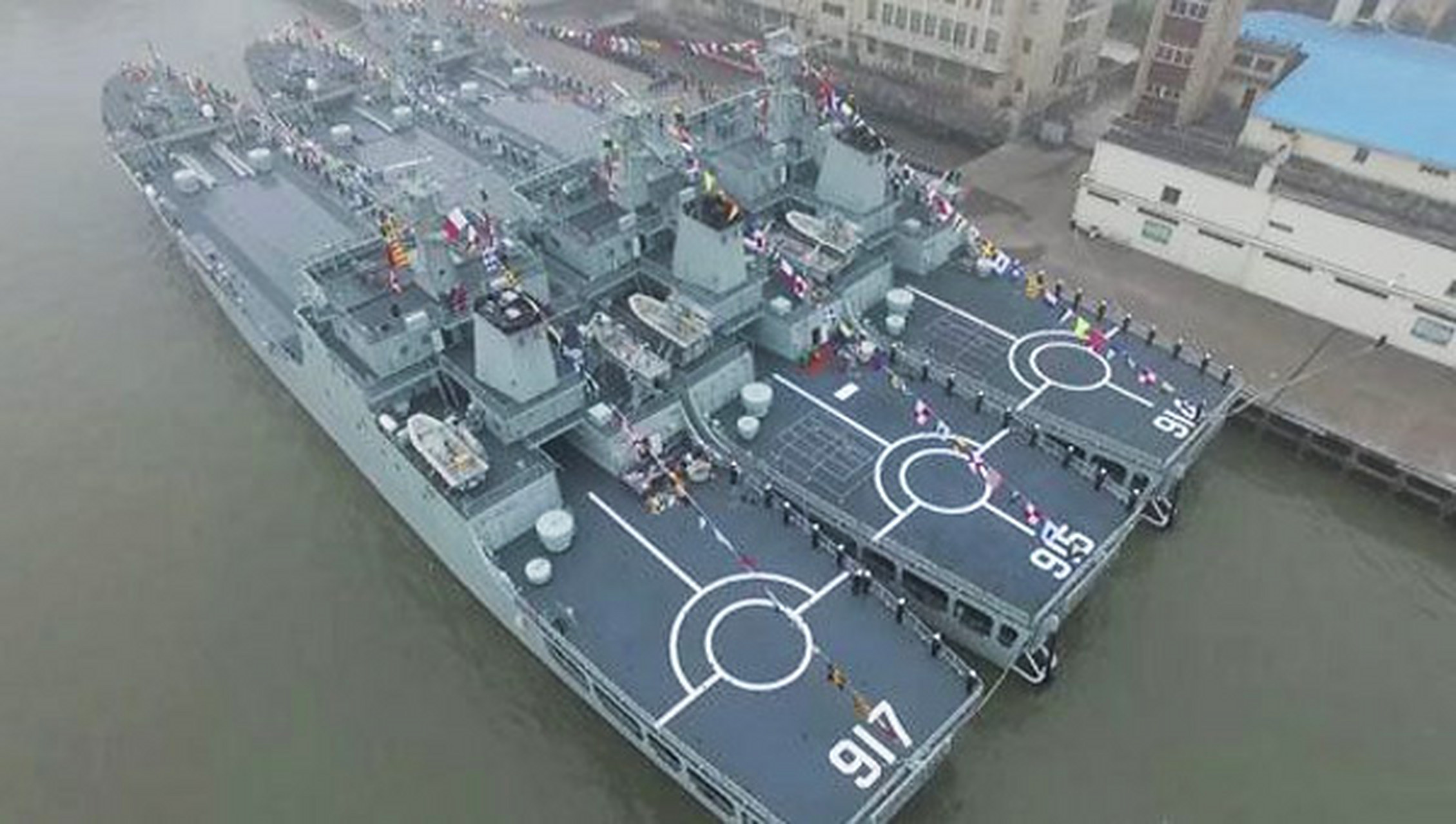 呂梁山登陸艦，探索海洋的先鋒力量，呂梁山登陸艦，先鋒力量探索海洋的征程
