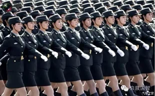 俄羅斯女兵儀仗隊(duì)閱兵視頻，展現(xiàn)力量與榮耀的瞬間，俄羅斯女兵儀仗隊(duì)閱兵風(fēng)采，力量與榮耀的展現(xiàn)